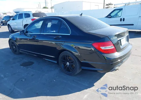 2013 Mercedes-Benz C 300 Sport 4Matic из США, поврежденный, VIN WDDGF8AB1DR251323